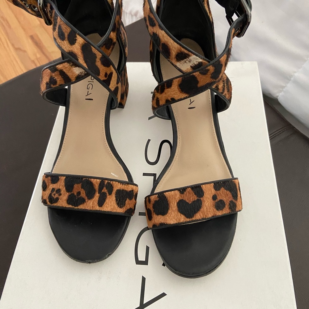 Via Spiga Leopard shoes. Size 7.5